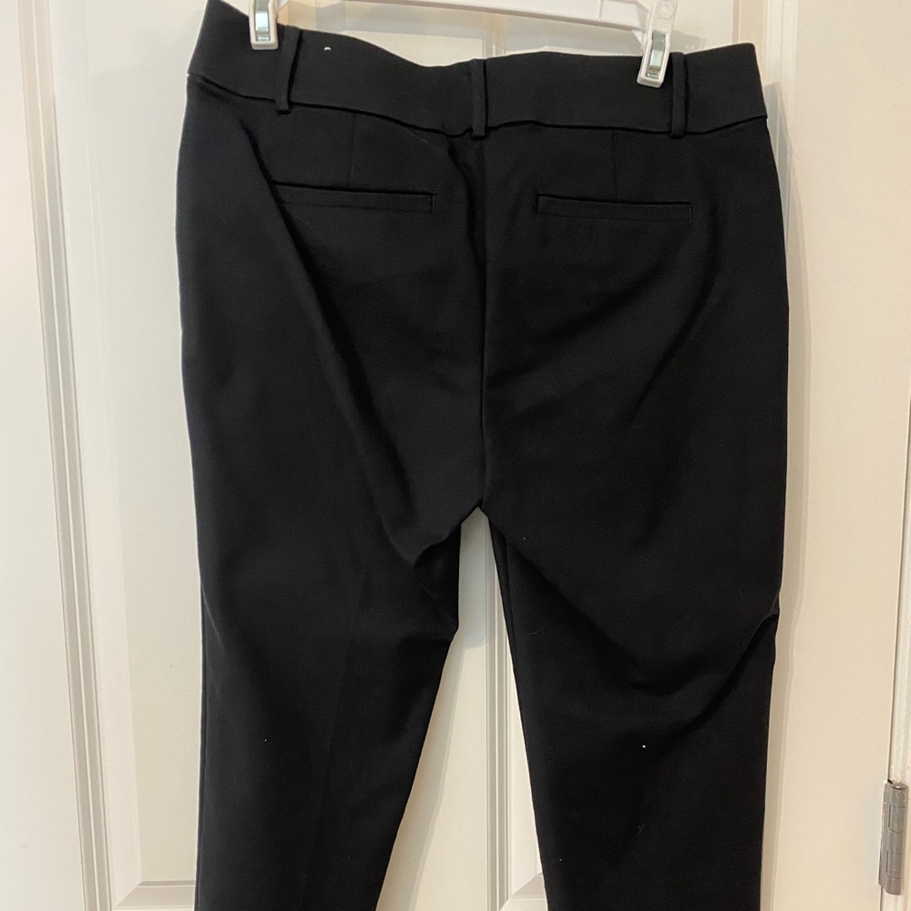 Excellent used cond 4 petite black crop pant from loft
